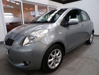 TOYOTA YARIS 1.3 SR 5DR Manual