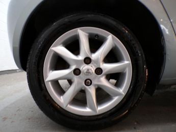 TOYOTA YARIS 1.3 SR 5DR Manual