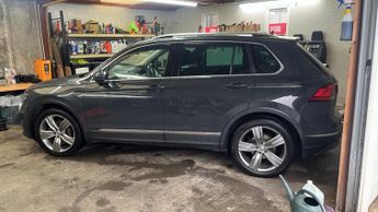Volkswagen Tiguan 2.0 SEL TDI BMT 5DR Manual