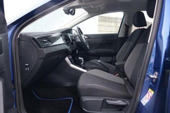 VOLKSWAGEN POLO 1.0 LIFE TSI DSG 5DR Semi Automatic