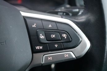 VOLKSWAGEN POLO 1.0 LIFE TSI DSG 5DR Semi Automatic