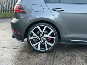 VOLKSWAGEN GOLF 2.0 GTI PERFORMANCE TSI DSG 5DR SEMI AUTOMATIC