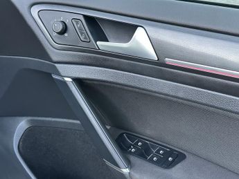 VOLKSWAGEN GOLF 2.0 GTI PERFORMANCE TSI DSG 5DR SEMI AUTOMATIC