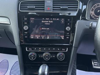 VOLKSWAGEN GOLF 2.0 GTI PERFORMANCE TSI DSG 5DR SEMI AUTOMATIC