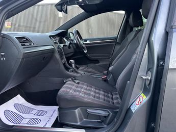 VOLKSWAGEN GOLF 2.0 GTI PERFORMANCE TSI DSG 5DR SEMI AUTOMATIC