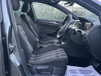 VOLKSWAGEN GOLF 2.0 GTI PERFORMANCE TSI DSG 5DR SEMI AUTOMATIC