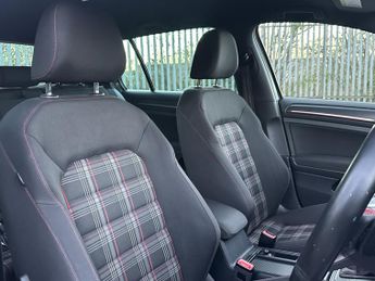 VOLKSWAGEN GOLF 2.0 GTI PERFORMANCE TSI DSG 5DR SEMI AUTOMATIC