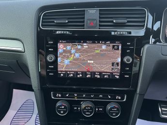 VOLKSWAGEN GOLF 2.0 GTI PERFORMANCE TSI DSG 5DR SEMI AUTOMATIC