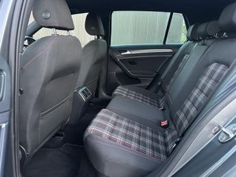 VOLKSWAGEN GOLF 2.0 GTI PERFORMANCE TSI DSG 5DR SEMI AUTOMATIC