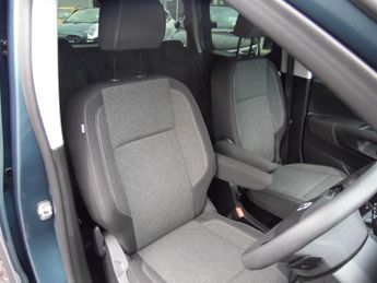 VAUXHALL COMBO LIFE DESIGN XL 5DR AUTOMATIC