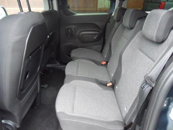 VAUXHALL COMBO LIFE DESIGN XL 5DR AUTOMATIC