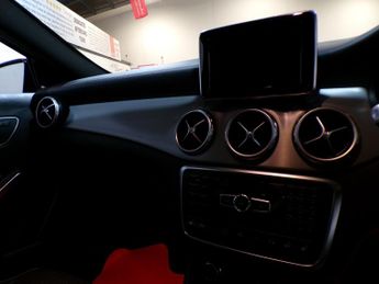 MERCEDES-BENZ GLA-CLASS 2.0 GLA250 4MATIC AMG LINE PREMIUM PLUS 5DR Semi Automatic