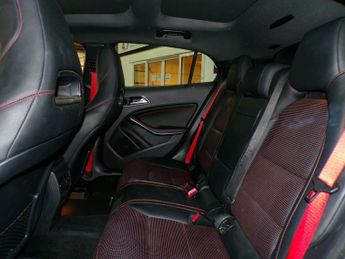 MERCEDES-BENZ GLA-CLASS 2.0 GLA250 4MATIC AMG LINE PREMIUM PLUS 5DR Semi Automatic