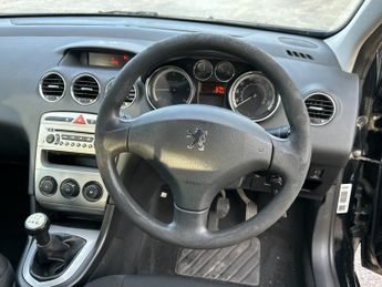 PEUGEOT 308 1.6 S HDI 5DR Manual