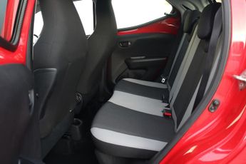 TOYOTA AYGO HATCHBACK 1.0 VVT-I X-PLAY X-SHIFT 5DR Semi Automatic