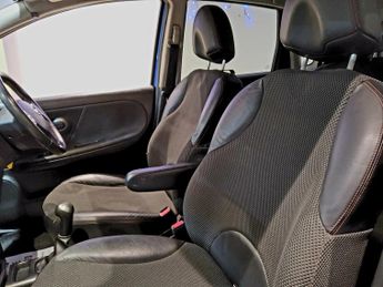 NISSAN NOTE 1.6 TEKNA 5DR Manual