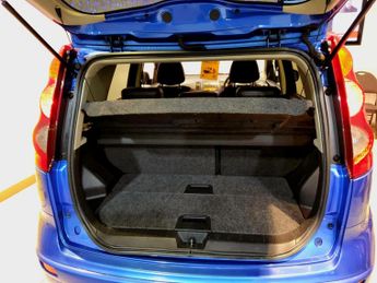 NISSAN NOTE 1.6 TEKNA 5DR Manual