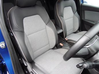 RENAULT CLIO 1.6 TECHNO E-TECH 5DR AUTOMATIC