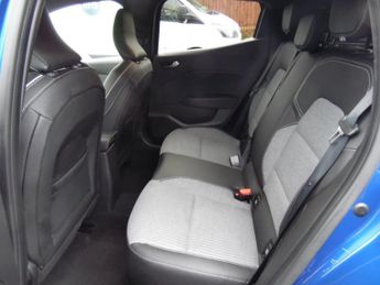 RENAULT CLIO 1.6 TECHNO E-TECH 5DR AUTOMATIC