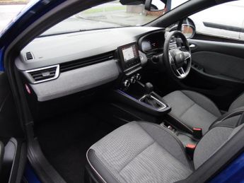 RENAULT CLIO 1.6 TECHNO E-TECH 5DR AUTOMATIC