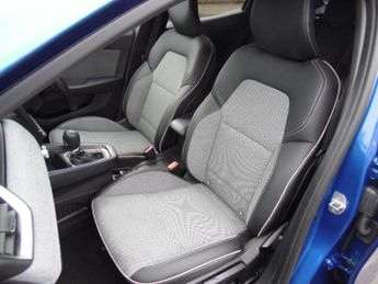 RENAULT CLIO 1.6 TECHNO E-TECH 5DR AUTOMATIC