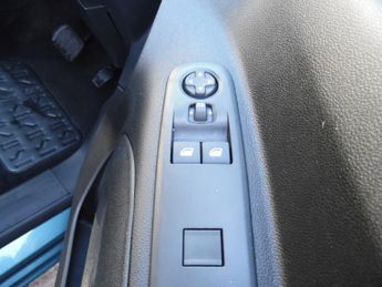 VAUXHALL COMBO LIFE DESIGN XL 5DR