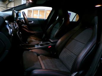 MERCEDES-BENZ GLA-CLASS 2.1 GLA 220 D 4MATIC AMG LINE PREMIUM 5DR Semi Automatic