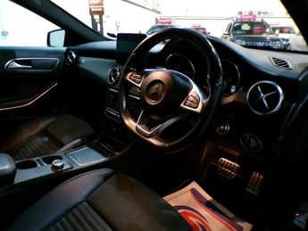 MERCEDES-BENZ GLA-CLASS 2.1 GLA 220 D 4MATIC AMG LINE PREMIUM 5DR Semi Automatic