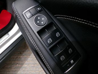 MERCEDES-BENZ GLA-CLASS 1.6 GLA 180 URBAN EDITION 5DR Automatic