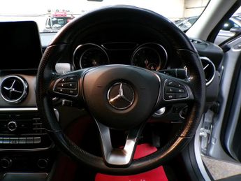 MERCEDES-BENZ GLA-CLASS 1.6 GLA 180 URBAN EDITION 5DR Automatic