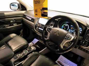 MITSUBISHI OUTLANDER 2.0 PHEV GX 4HS 5DR SEMI AUTOMATIC