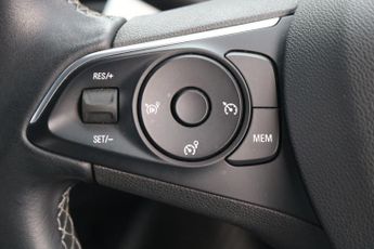 VAUXHALL CROSSLAND X HATCHBACK 1.2 GRIFFIN 5DR Automatic