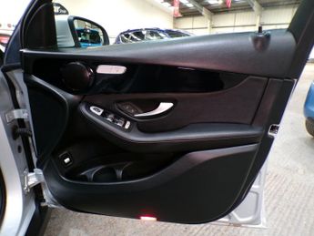 MERCEDES-BENZ GLC-CLASS 2.0 GLC 220 D 4MATIC SPORT 5DR Automatic