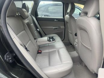 VOLVO V50 2.0 D SE 5DR Manual