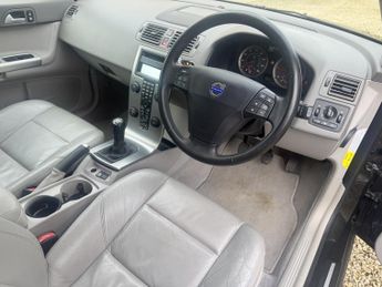 VOLVO V50 2.0 D SE 5DR Manual