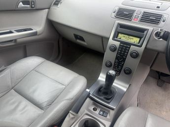 VOLVO V50 2.0 D SE 5DR Manual