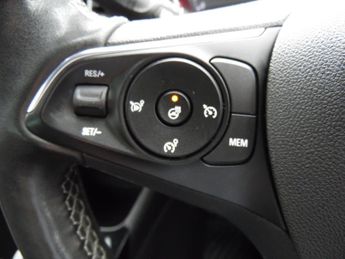 VAUXHALL CROSSLAND 1.2 ULTIMATE 5DR AUTOMATIC