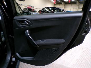 PEUGEOT 2008 1.6 E-HDI ALLURE FAP 5DR Semi Automatic