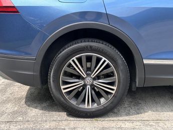 VOLKSWAGEN TIGUAN ALLSPACE 2.0 SE NAV TDI 4MOTION DSG 5DR SEMI AUTOMATIC