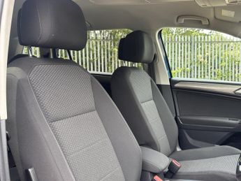 VOLKSWAGEN TIGUAN ALLSPACE 2.0 SE NAV TDI 4MOTION DSG 5DR SEMI AUTOMATIC