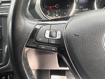 VOLKSWAGEN TIGUAN ALLSPACE 2.0 SE NAV TDI 4MOTION DSG 5DR SEMI AUTOMATIC