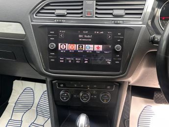 VOLKSWAGEN TIGUAN ALLSPACE 2.0 SE NAV TDI 4MOTION DSG 5DR SEMI AUTOMATIC
