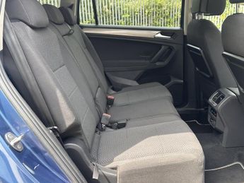 VOLKSWAGEN TIGUAN ALLSPACE 2.0 SE NAV TDI 4MOTION DSG 5DR SEMI AUTOMATIC