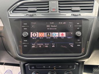 VOLKSWAGEN TIGUAN ALLSPACE 2.0 SE NAV TDI 4MOTION DSG 5DR SEMI AUTOMATIC