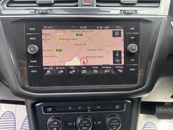 VOLKSWAGEN TIGUAN ALLSPACE 2.0 SE NAV TDI 4MOTION DSG 5DR SEMI AUTOMATIC