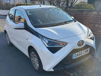Toyota AYGO 1.0 VVT-I X-PLAY 5DR Manual