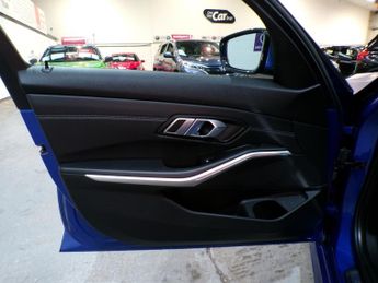 BMW 3 SERIES 3.0 330D M SPORT 4DR Automatic