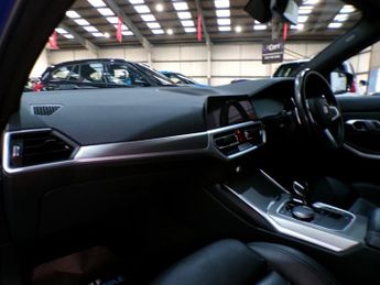 BMW 3 SERIES 3.0 330D M SPORT 4DR Automatic