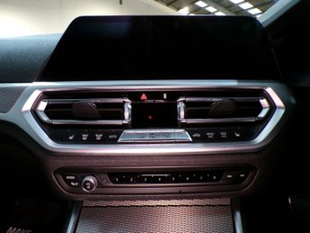 BMW 3 SERIES 3.0 330D M SPORT 4DR Automatic