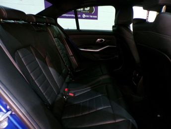 BMW 3 SERIES 3.0 330D M SPORT 4DR Automatic
